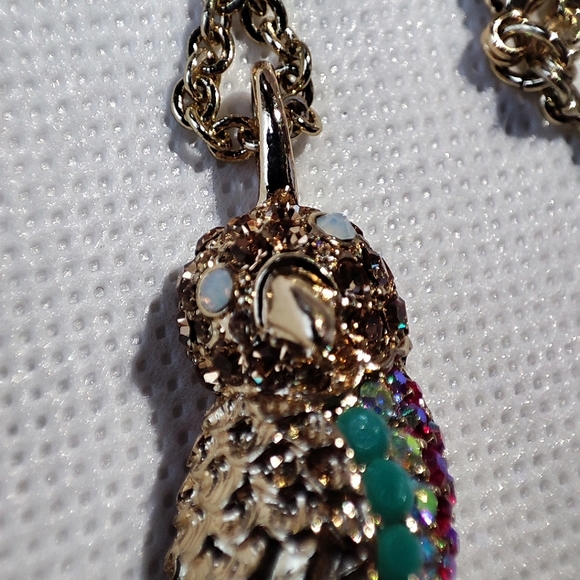 Turquoise Red AB Rhinestone Encrusted Parrot Bird Cabochon Gold Tone Necklace - Picture 7 of 10